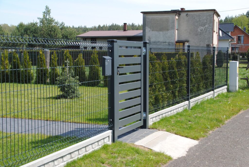 Ogrodzenie Panelowe z podmurówką
